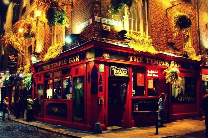Temple Bar Dublin wieczorem