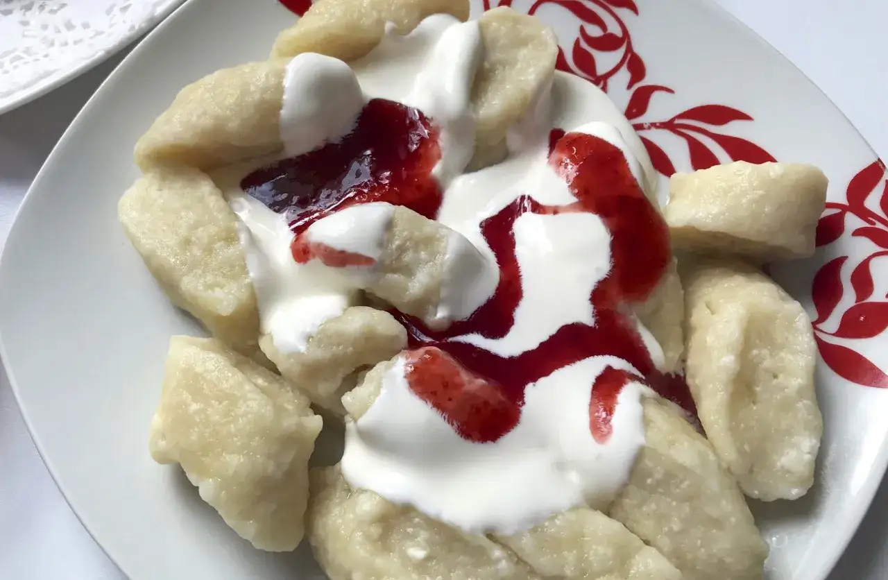 Twar&oacute;g na obiad, pierogi ruskie, kluski leniwe, naleśniki z twarogiem