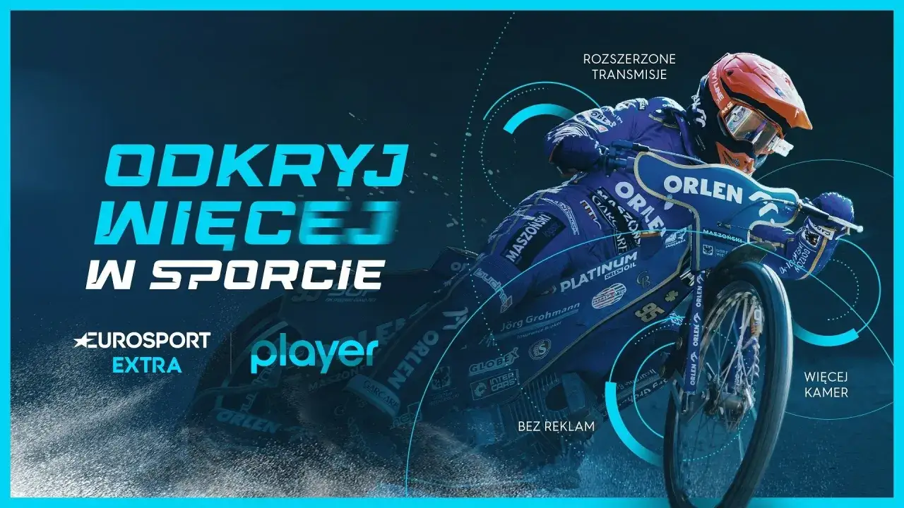Żużlowiec w kasku i kombinezonie Orlen śmiga po torze. Odkryj więcej w sporcie z Eurosport Extra i Playerem.