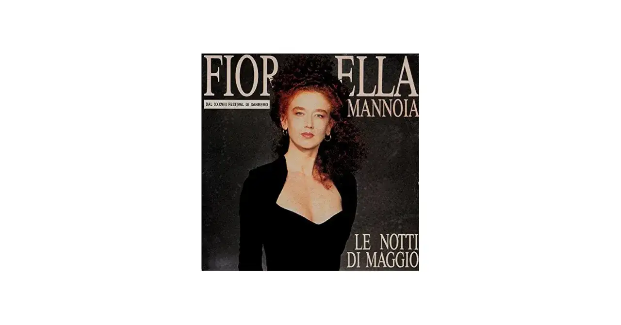 Fiorella Mannoia, con il suo look iconico, presenta