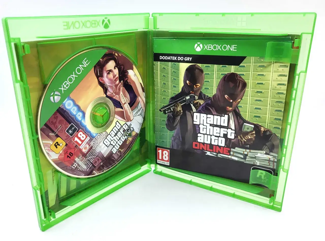 Gracz GTA V na konsoli Xbox One z padem