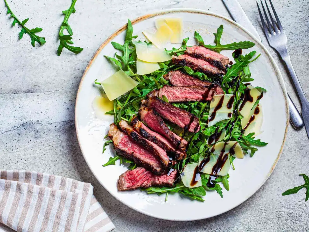 Biff tagliata med rucola, parmesan och balsamico. En perfekt middag!