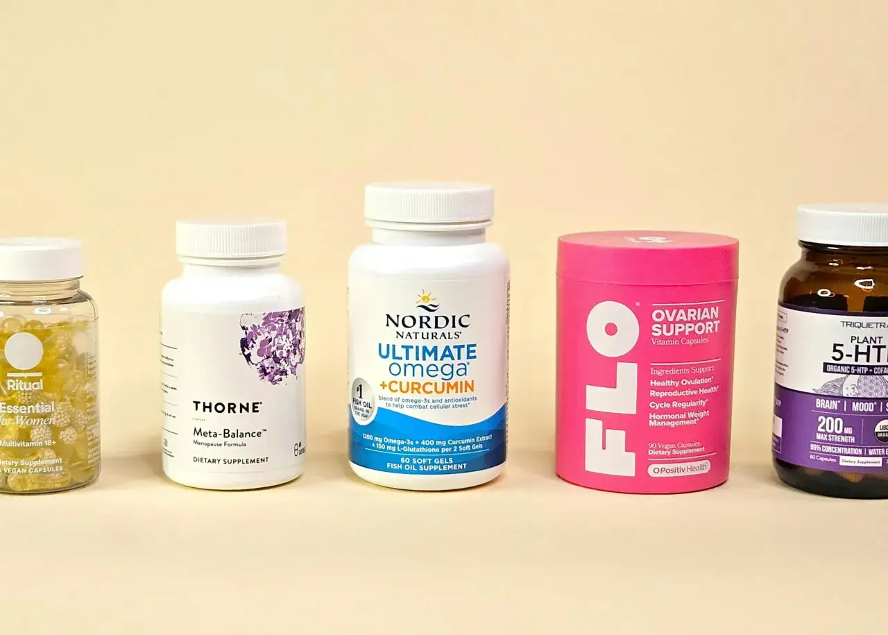 Suplementy diety wspierające zdrowie hormonalne, w tym te, które mogą pomóc jak naturalnie podnieść progesteron.
