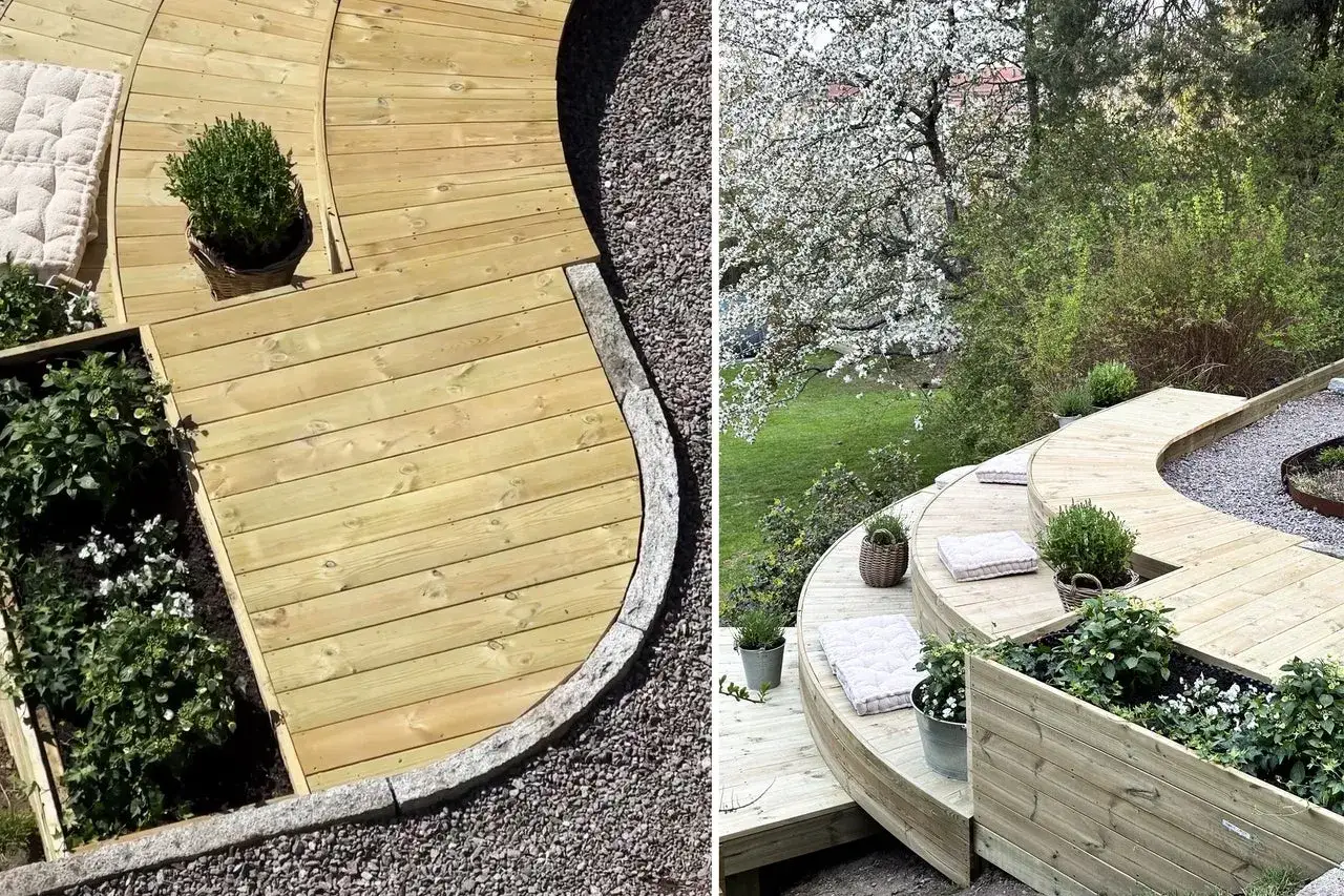 En vacker, svängd altan i trä med inbyggda planteringslådor och sittkuddar. En perfekt plats att njuta av våren.