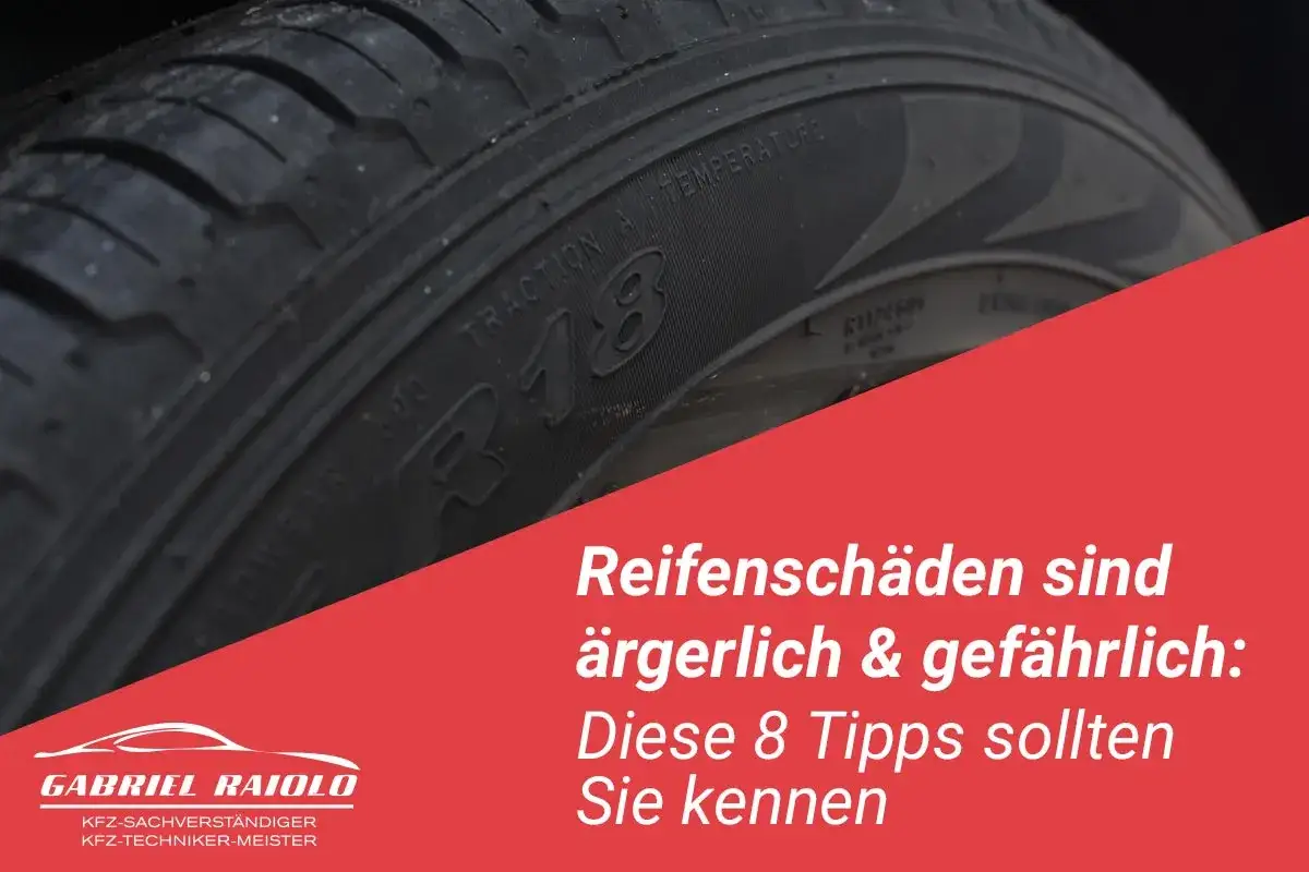Nahaufnahme eines Reifens mit Text 
