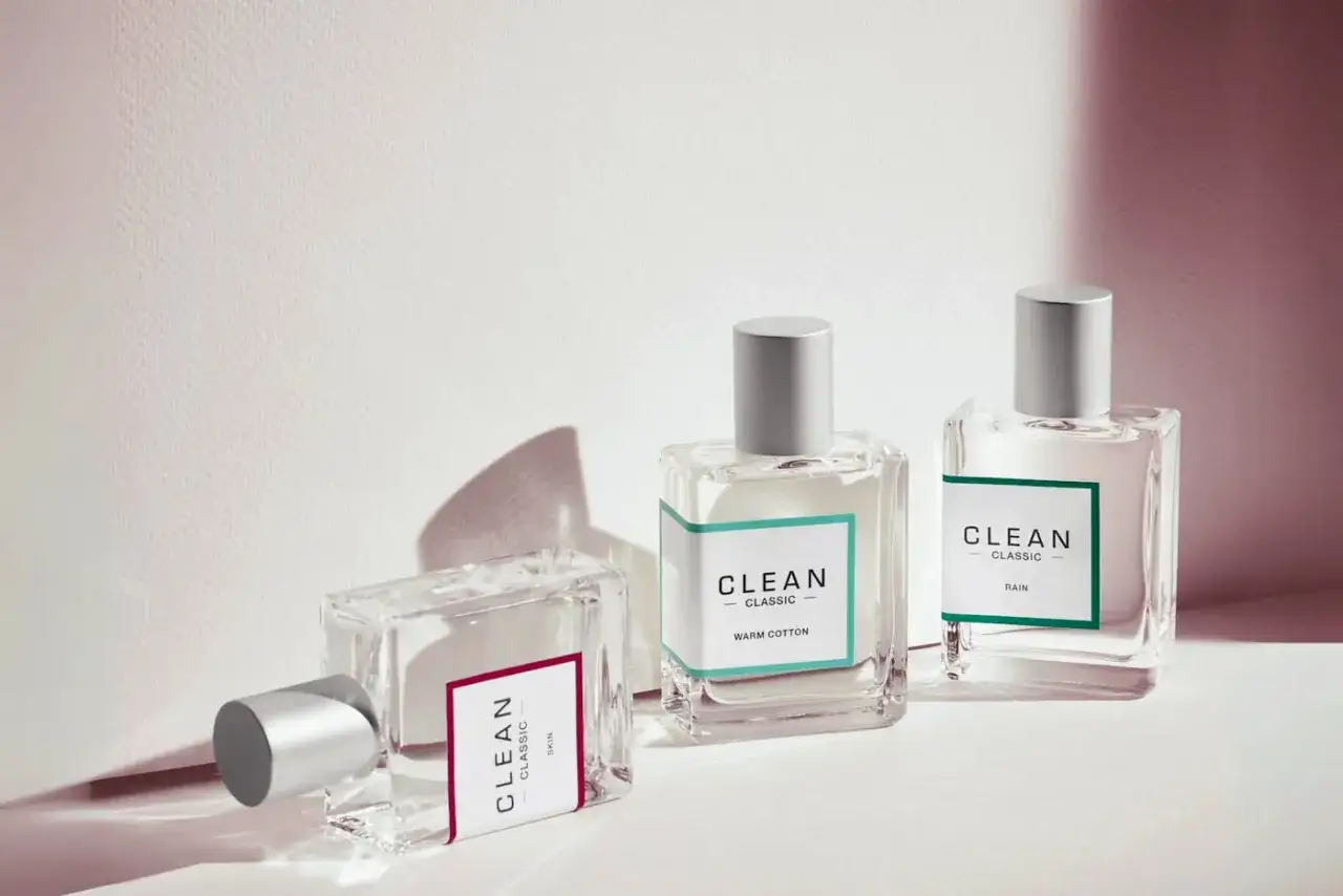 Tre flaskor CLEAN CLASSIC parfym. Frågan är, kan parfym bli gammal?