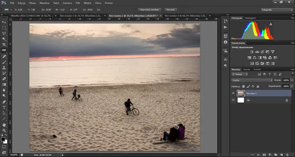 Photoshop narzędzie miarka prostowanie architektura