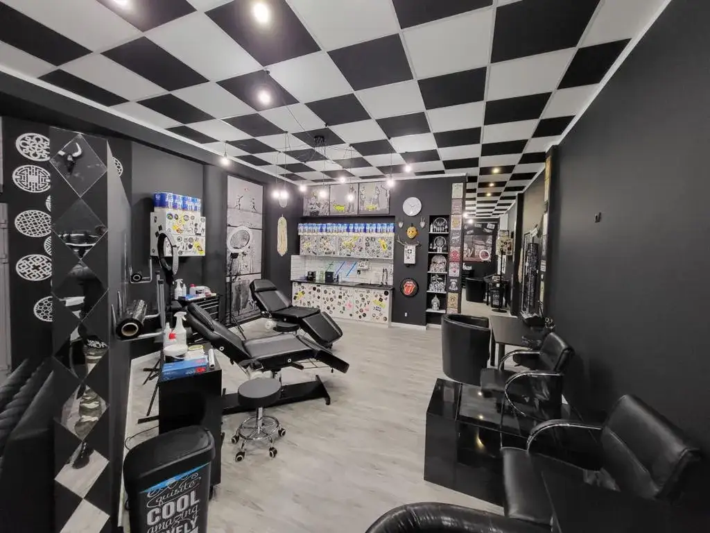 profesjonalne studio tatuażu wnętrze