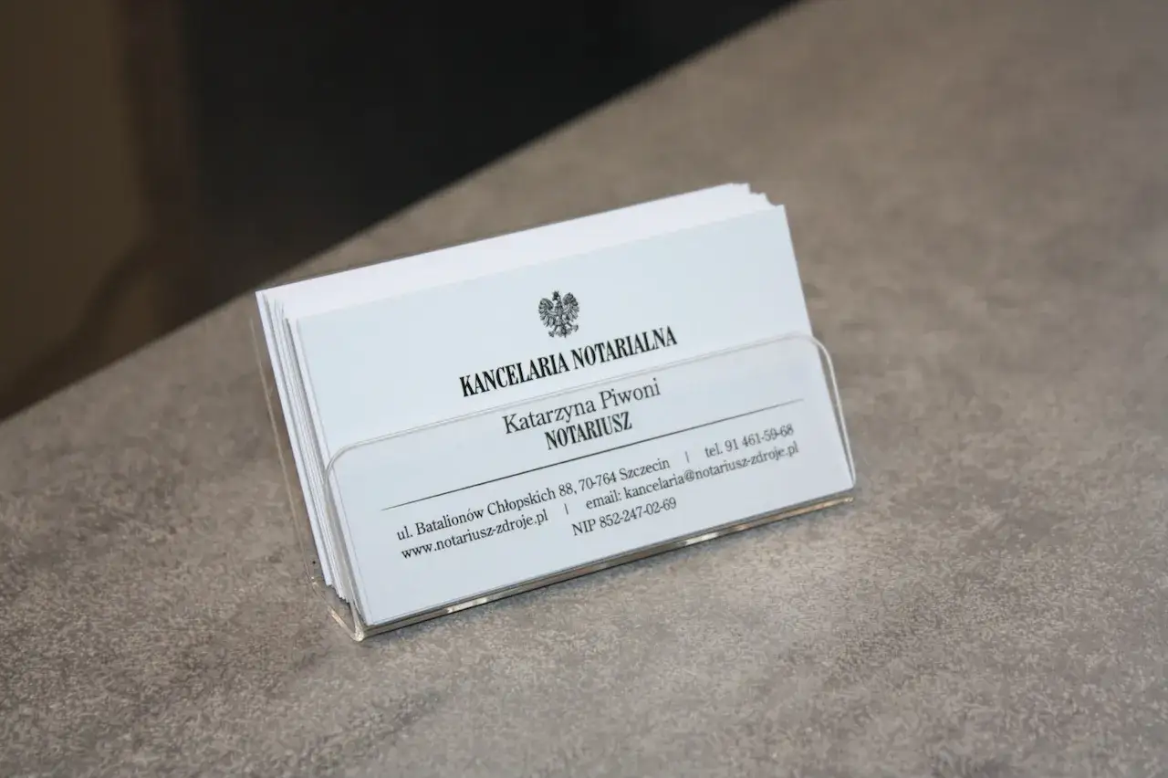 Wizytówka Kancelarii Notarialnej Katarzyny Piwoni. Tu znajdziesz dane, jak zwracamy się do notariusza, gdy potrzebujemy jej usług.