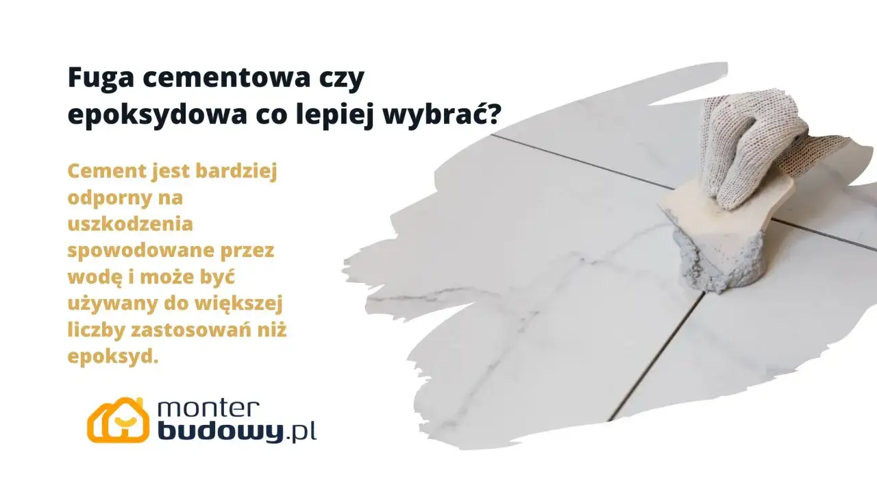 Ręka w rękawiczce nakłada fugę cementową na płytki. Jaka fuga będzie lepsza? Cement jest bardziej odporny na wodę.