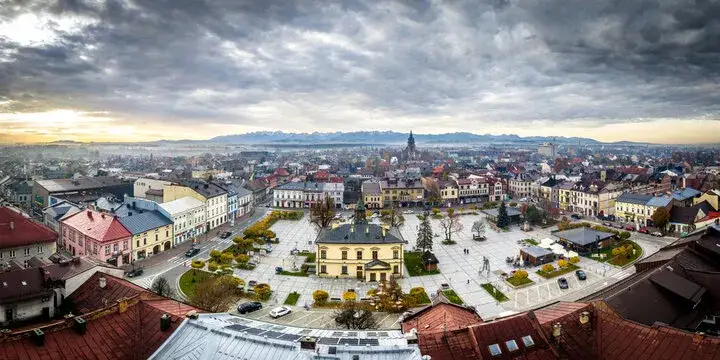 Rynek Nowy Targ panorama