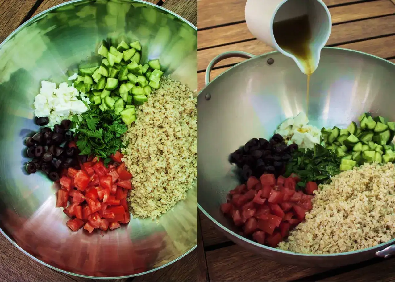 Zutaten für ein leckeres Bulgursalat Rezept werden in einer Schüssel vorbereitet: Bulgur, Tomaten, Gurken, Oliven, Feta und Petersilie.