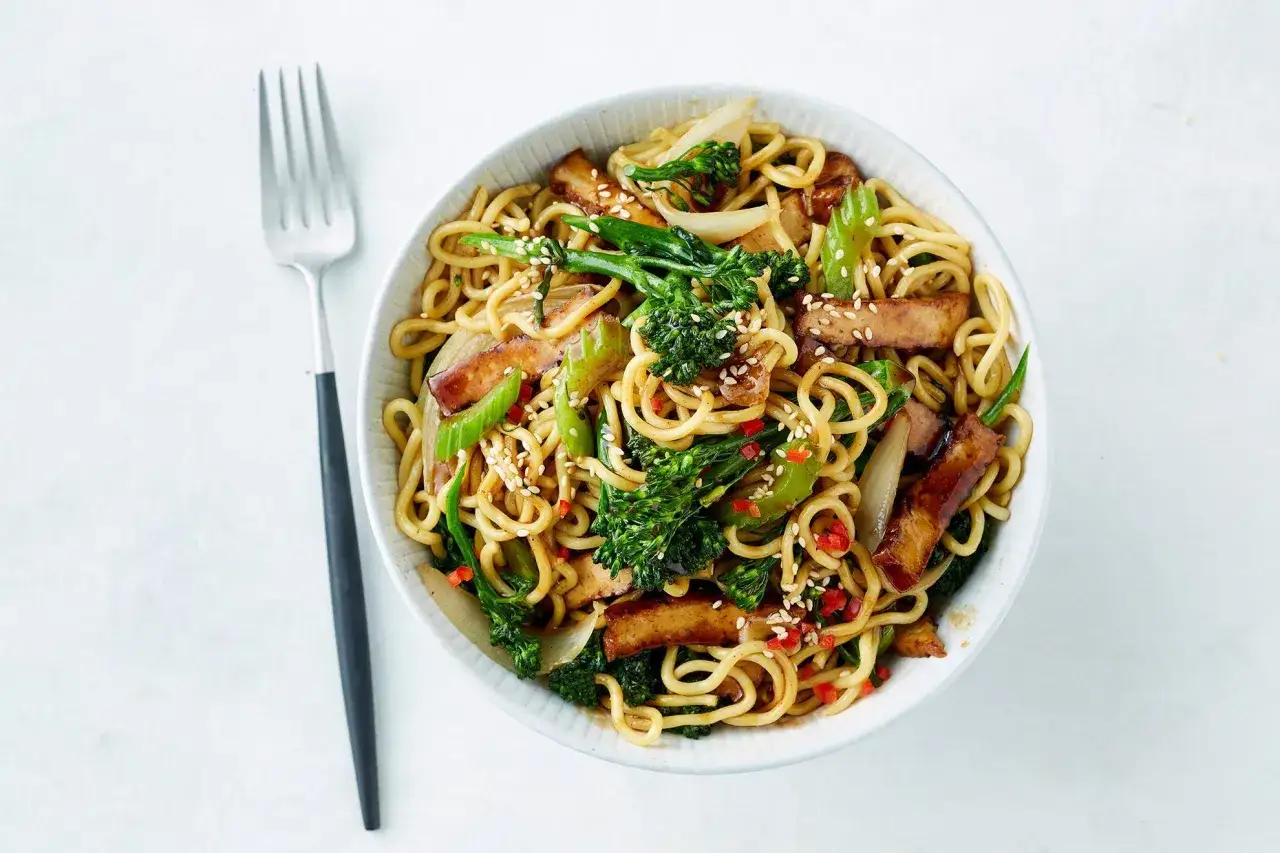chow mein wegetariański