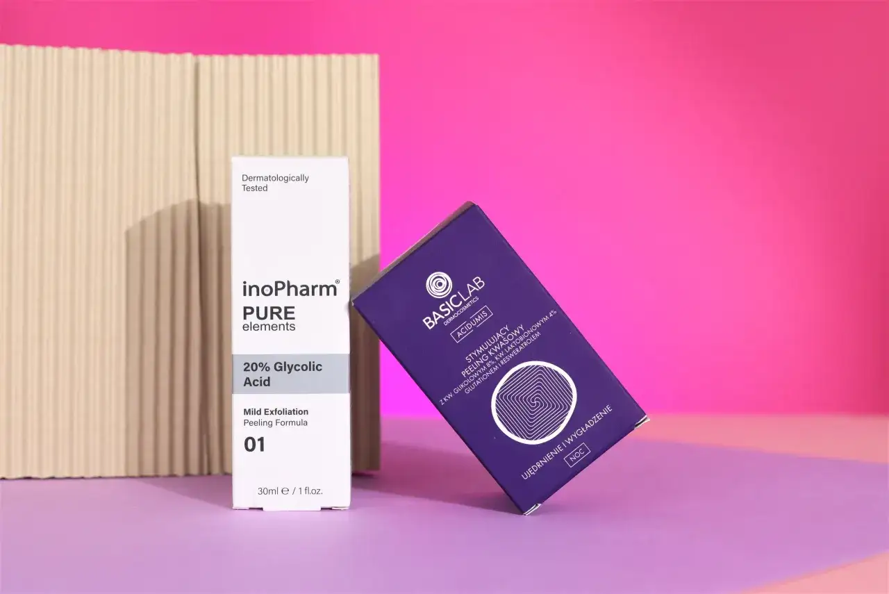 Peeling z kwasem glikolowym na co? Dwa kosmetyki do pielęgnacji skóry: jeden z 20% kwasem glikolowym, drugi z kwasem glikolowym 8% i innymi kwasami.