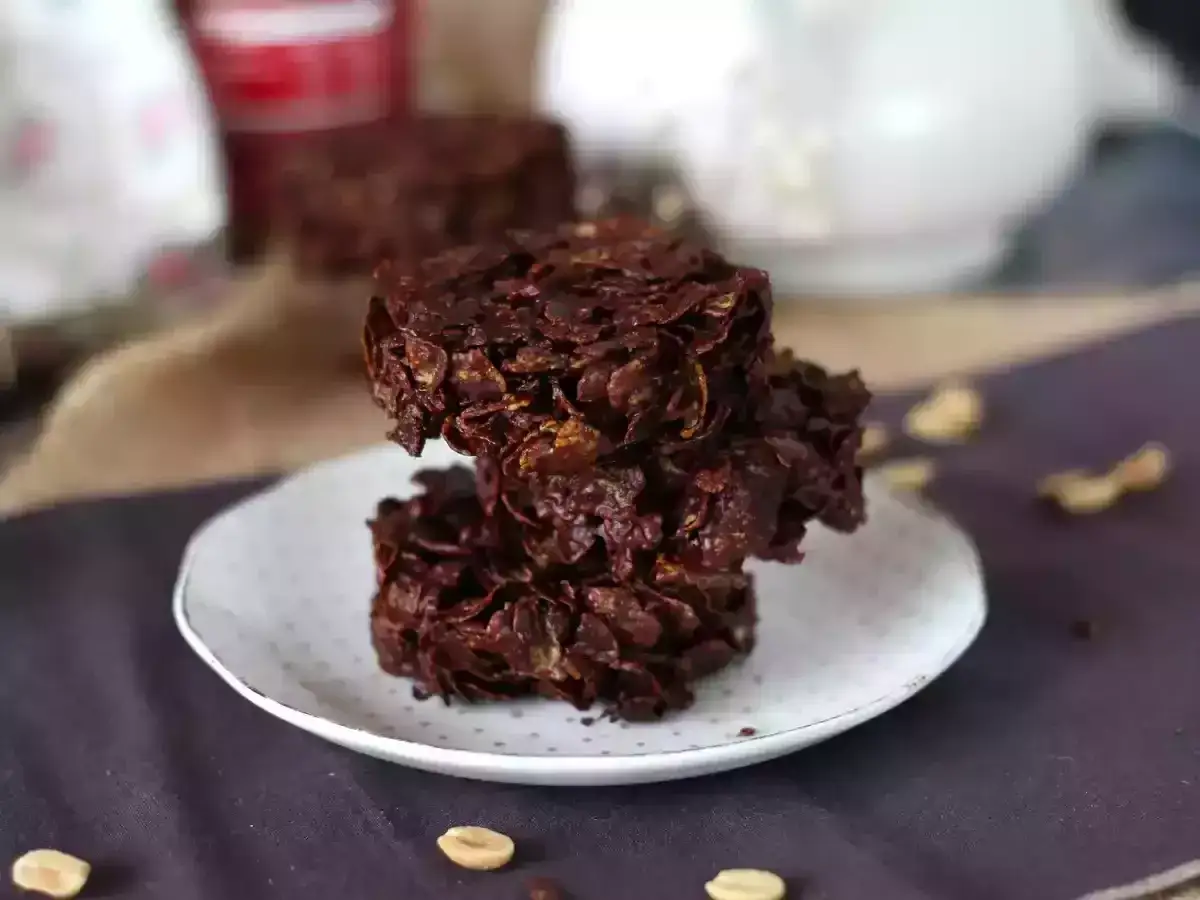 Délicieuses bouchées chocolatées, parfaites pour une recette de roses des sables rapide et gourmande.