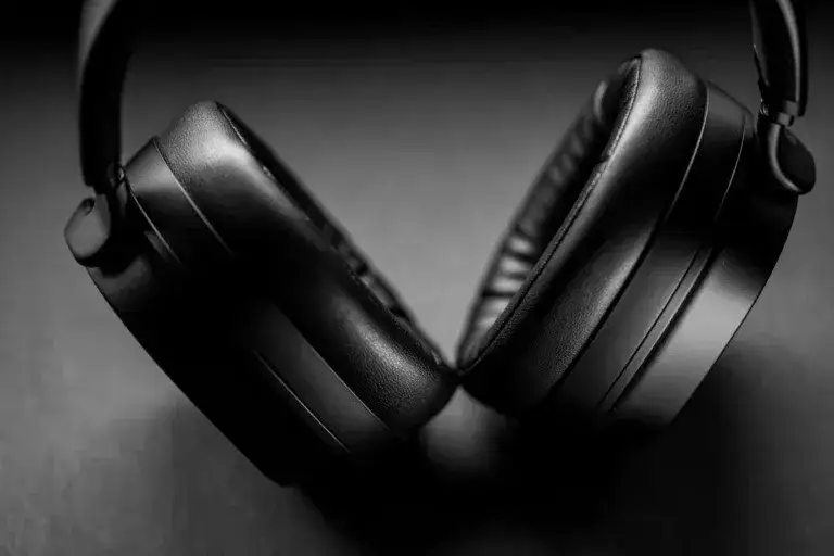 Słuchawki Bluetooth przerywają w kieszeni