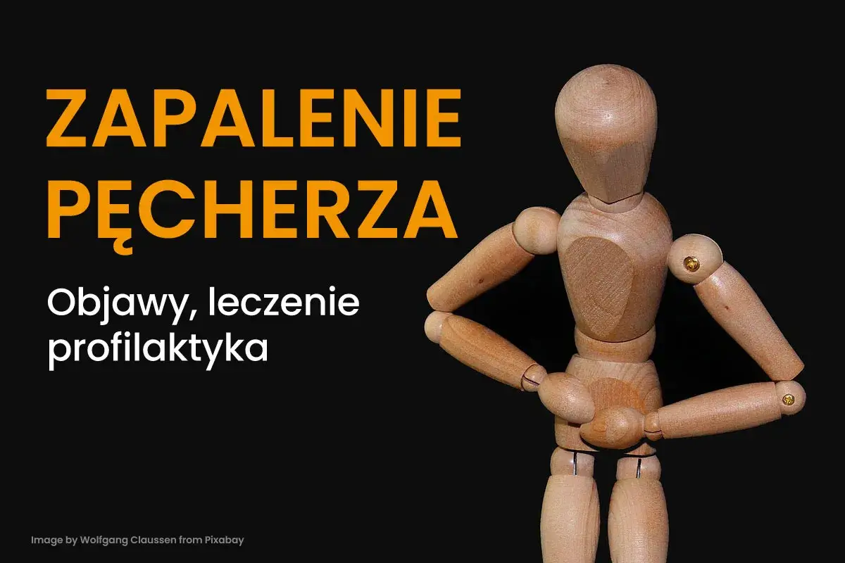 Drewniany manekin na czarnym tle, obok napis