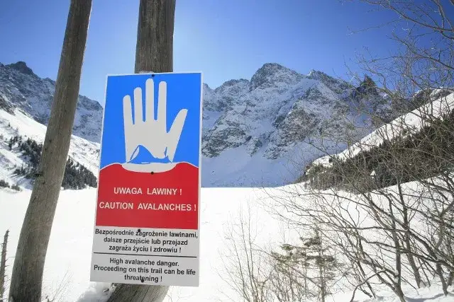 znak szlak zamknięty Tatry zima