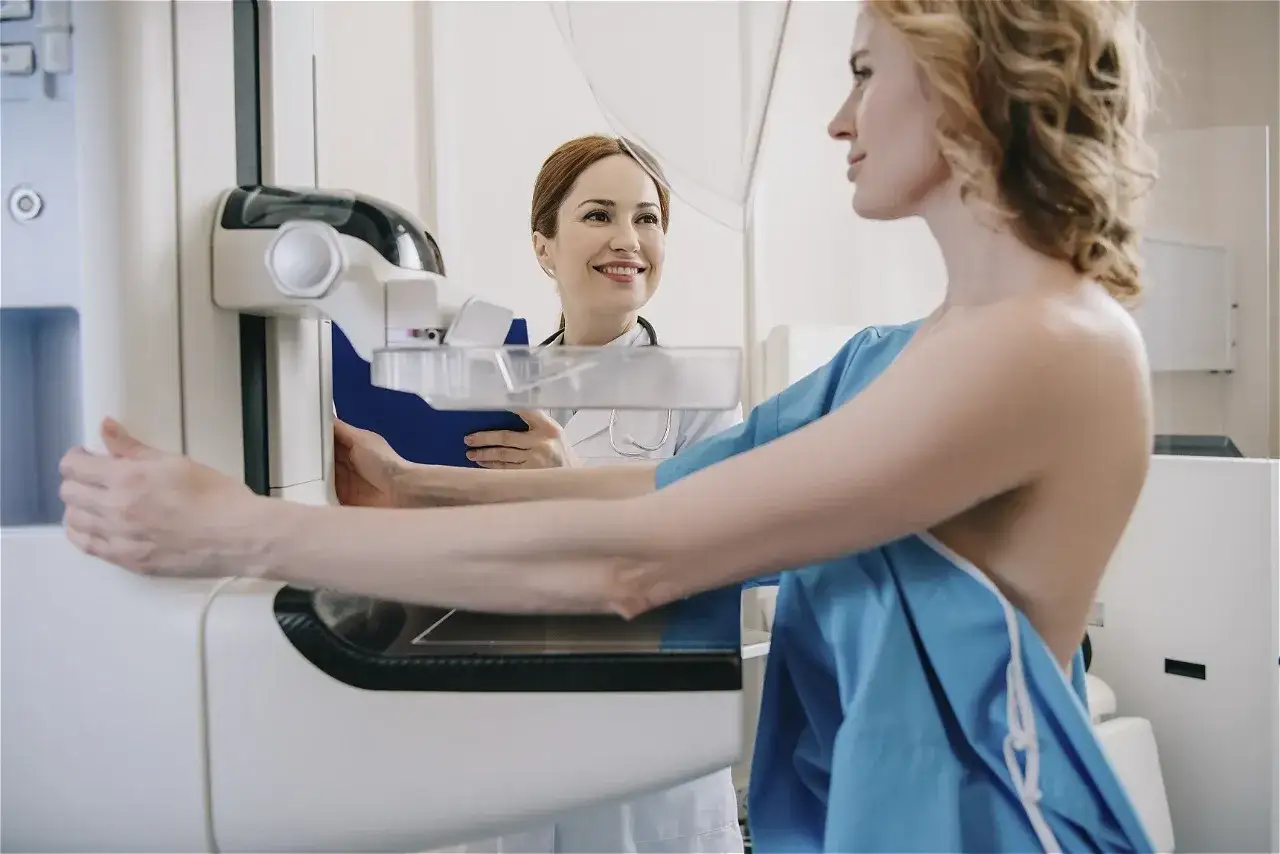 Porównanie USG piersi i mammografii