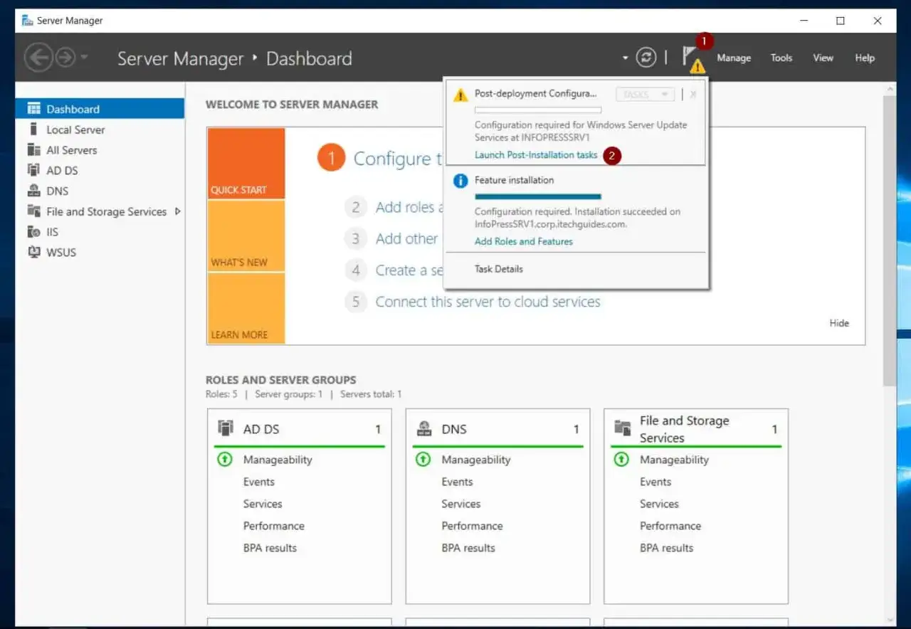 Panel Server Manager w Windows 11 LTSC. Widok pulpitu z powiadomieniem o konfiguracji po wdrożeniu i zainstalowanych rolach: AD DS, DNS, File and Storage Services.