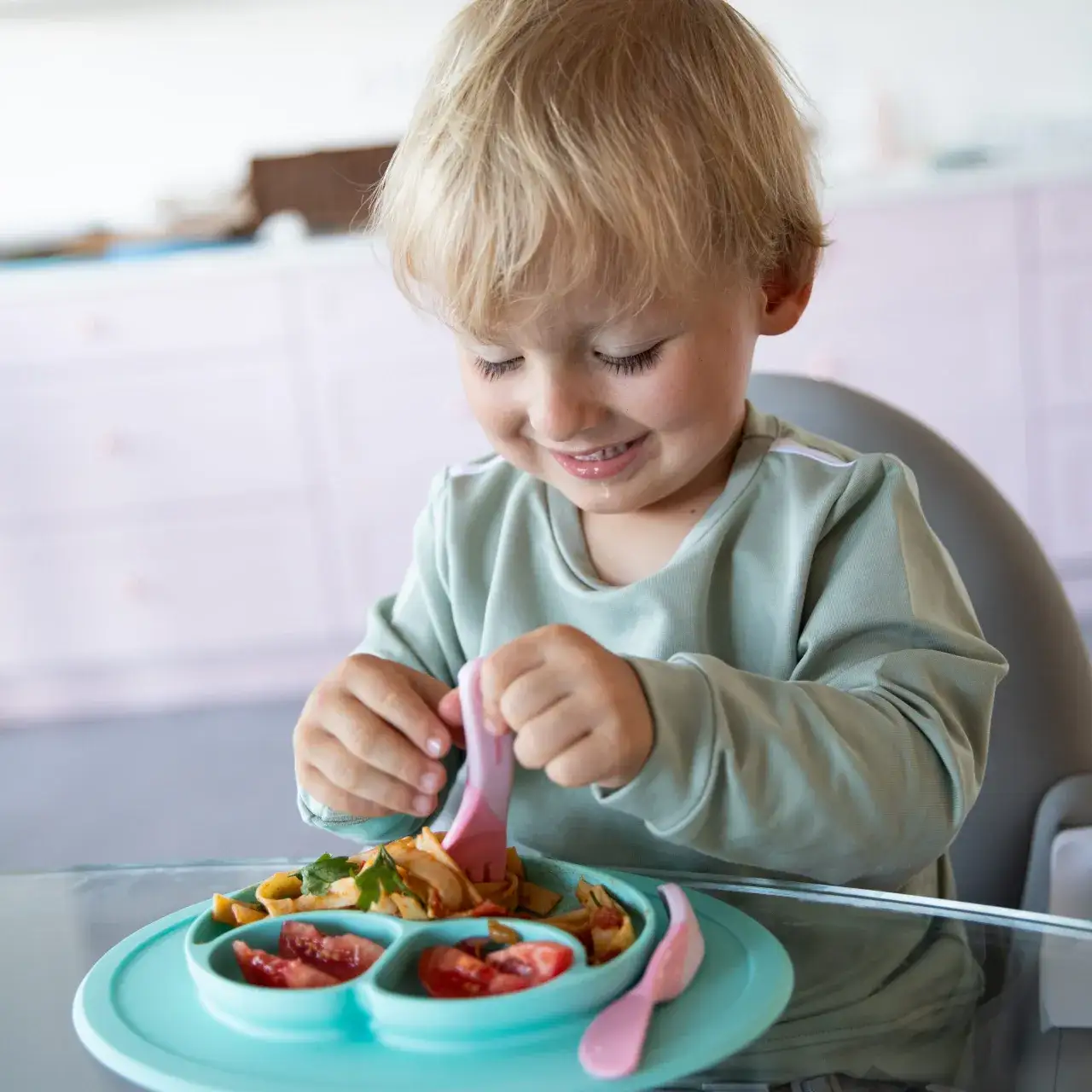 Zdjęcie Kiedy rozszerzać dietę niemowlaka karmionego sztucznie, aby uniknąć problemów?