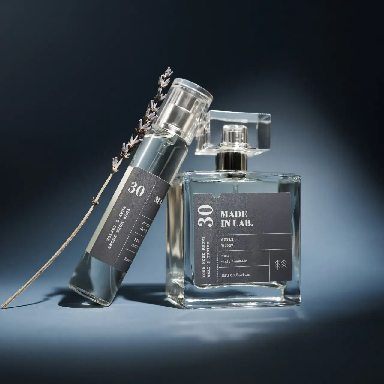 Zdjęcie Co jest mocniejsze: woda toaletowa czy perfumy? Poznaj różnice!