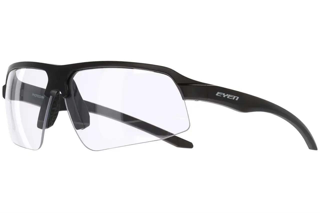 Zdjęcie Okulary fotochromowe na rower – czy naprawdę warto je mieć?
