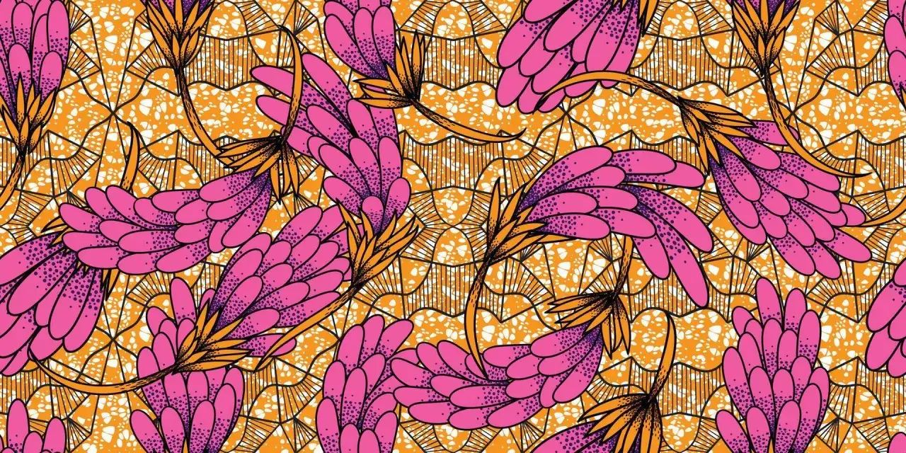 Un tissu vibrant avec un motif africain de fleurs roses et orange sur fond jaune.