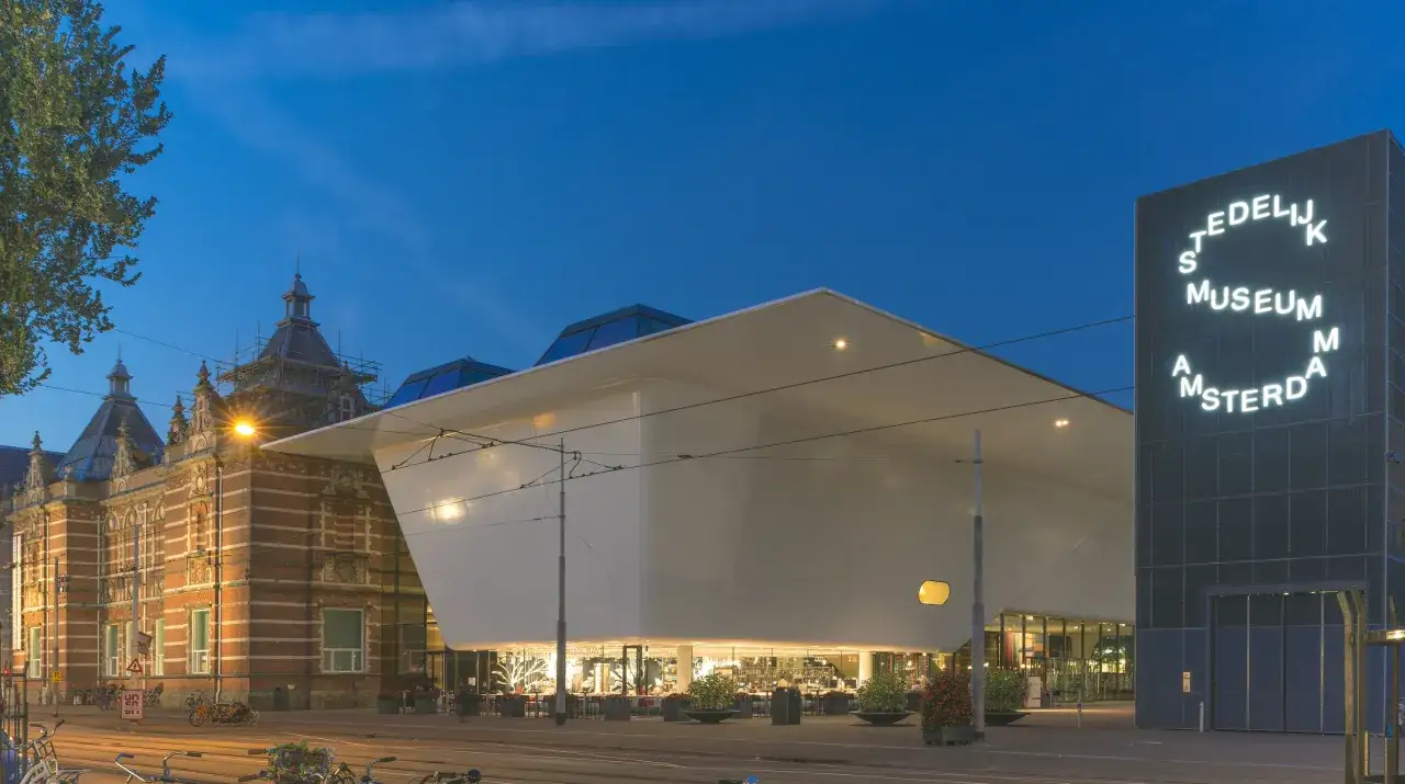 Stedelijk Museum Amsterdam budynek
