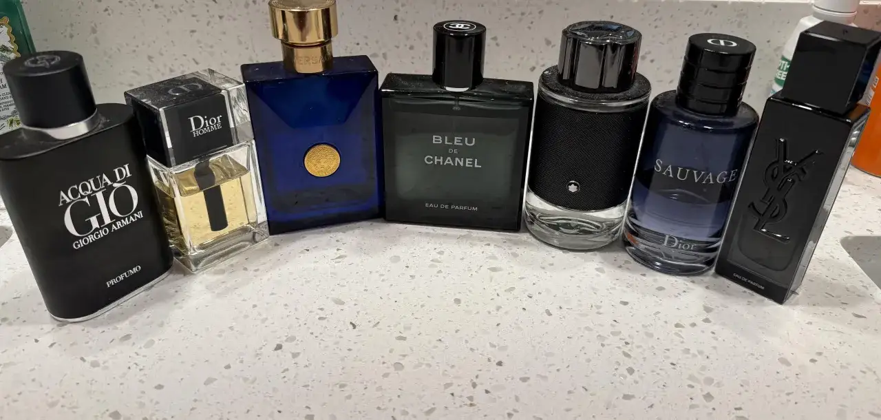 Dior Sauvage Bleu de Chanel Acqua di Gio Flaschen