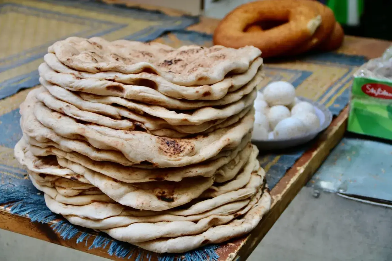 r&oacute;żne rodzaje pieczywa do kebaba