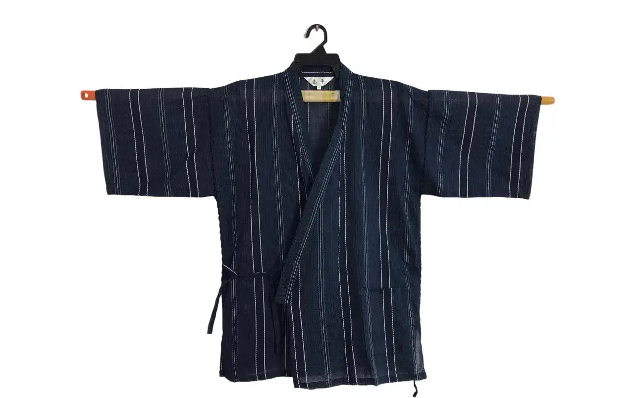 Traditionelle japanische Kleidung Vielfalt Hakama Haori Jinbei Samue