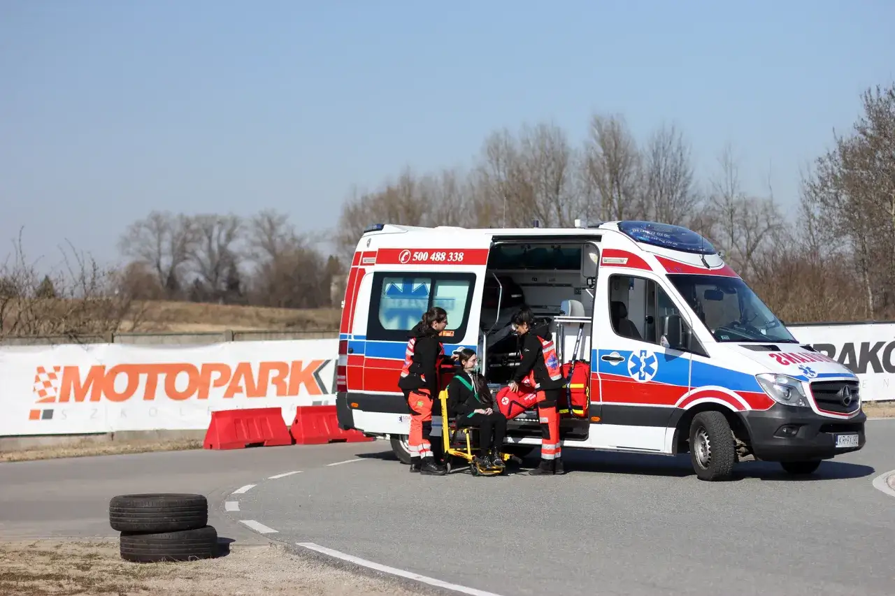Miejsca pracy ratownika medycznego karetka SOR impreza masowa