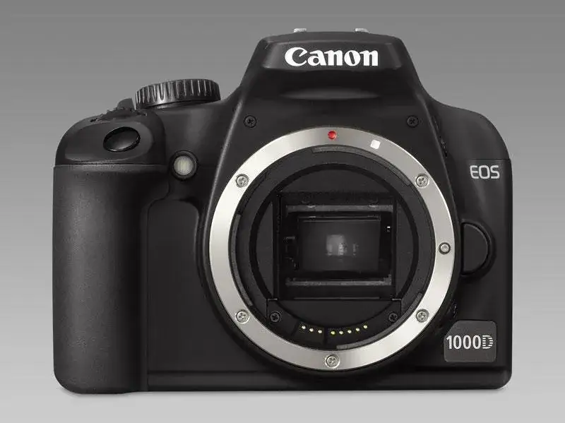 Canon EOS 1000D z obiektywem, różne obiektywy fotograficzne