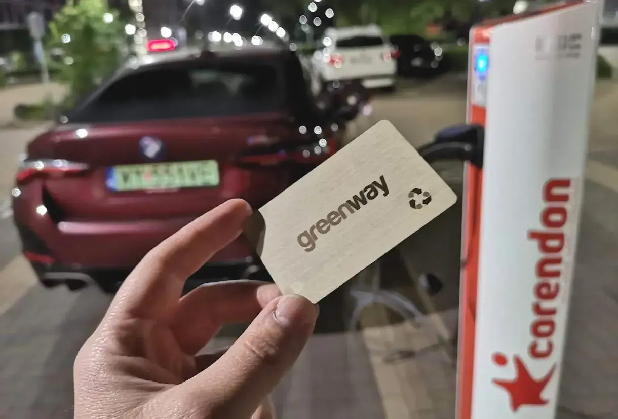 Karta Greenway do ładowania samochodu elektrycznego, gotowa do użycia przy ładowarce Corendon.