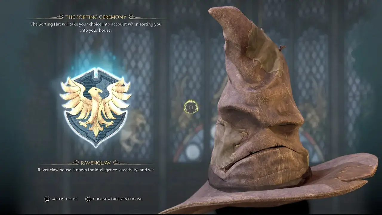 Wybór domu w Hogwarts Legacy. Czapka przydziału i herb Ravenclaw. Dla łowcy trofeów to ważny moment.