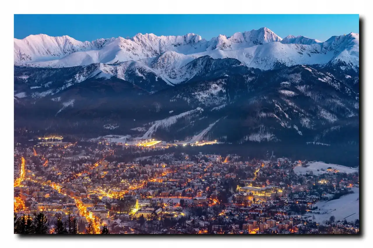 Panorama Zakopanego z Tatrami w tle