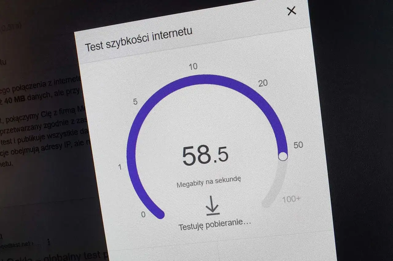 r&oacute;żnica prędkość internetu Wi-Fi vs kabel