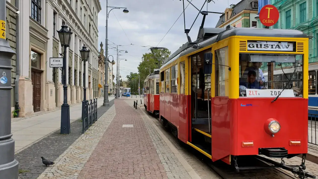 Wrocław jak dojechać z dworca na rynek? Wsiądź do żółto-czerwonego tramwaju 