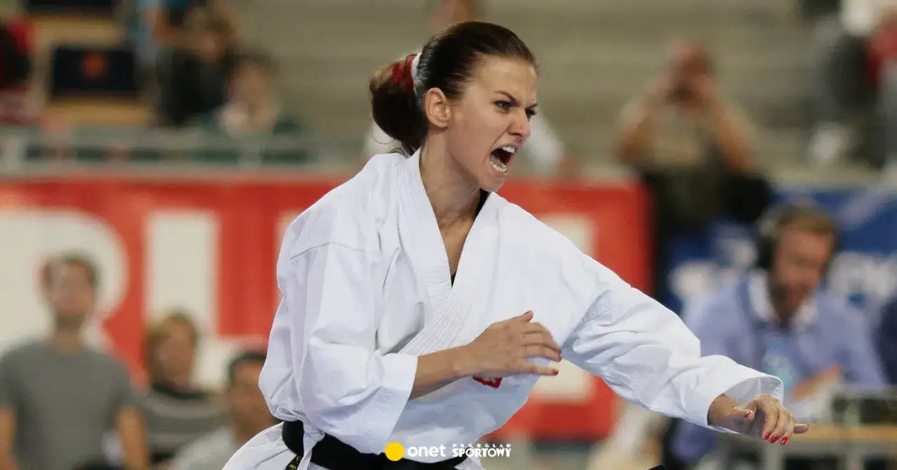 Anna Lewandowska kiedyś, w akcji podczas zawodów karate. Skupiona, zacięta, gotowa do walki.