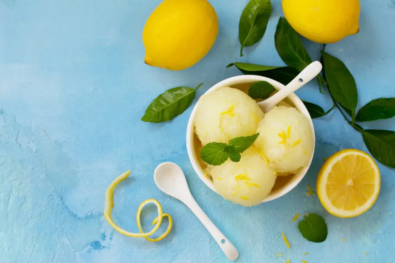 Składniki na sorbet owoce cukier cytryna