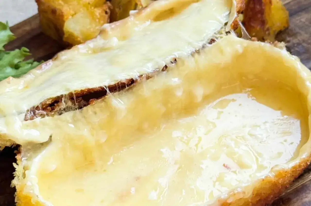 Un délice fondant : recette Caprice des Dieux pané, avec des pommes de terre croustillantes.
