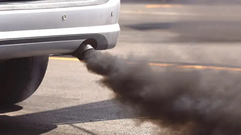 Kolory dymu z rury wydechowej diesel