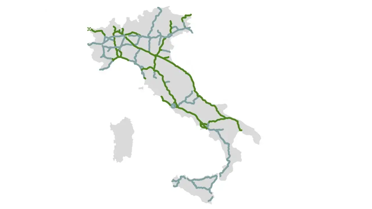 Mapa Włoch z zaznaczonymi autostradami. Planujesz podr&oacute;ż autem do Włoch? Ta mapa pokazuje gł&oacute;wne trasy.