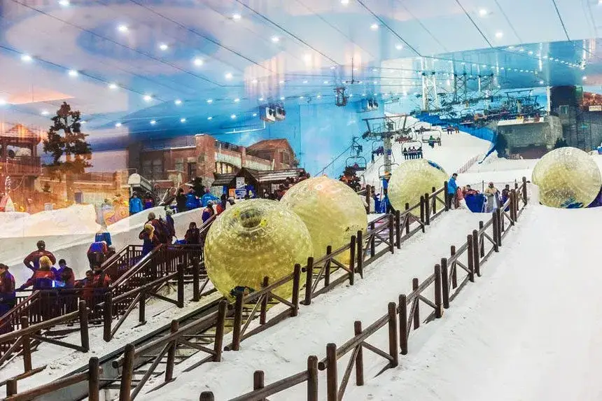Zdjęcie Ski Dubai - odkryj wyjątkowy stok narciarski w sercu Dubaju