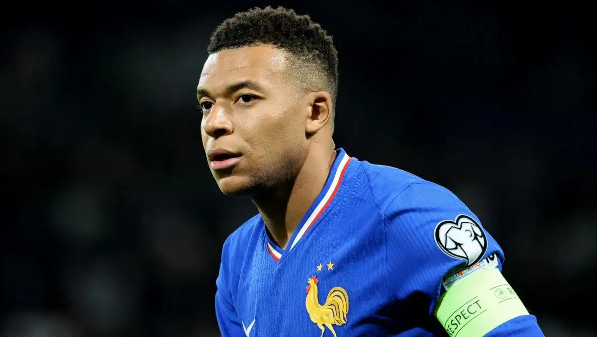 Kylian Mbapp&eacute; kapitan Francji