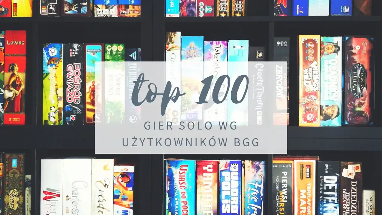 P&oacute;łka z grami planszowymi, na kt&oacute;rej widnieje napis 