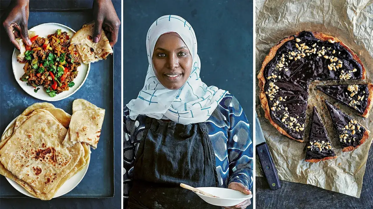 En kvinna i hijab ler, bredvid en tallrik med somalisk mat och en chokladpaj.
