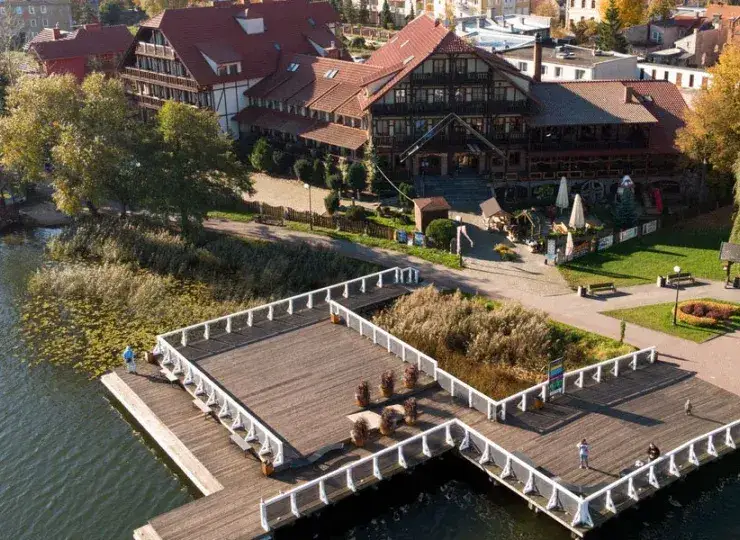 Restauracja Mrągowo widok na jezioro Czos
