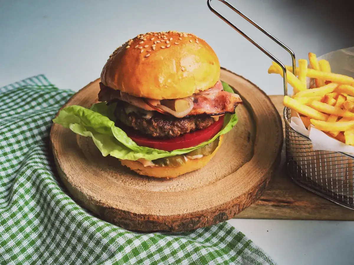 składniki na puszyste burgery